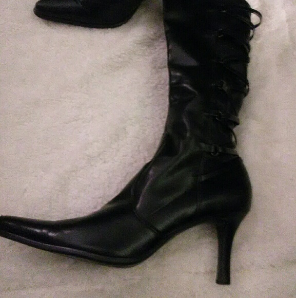Boots - Picture 3 of 4